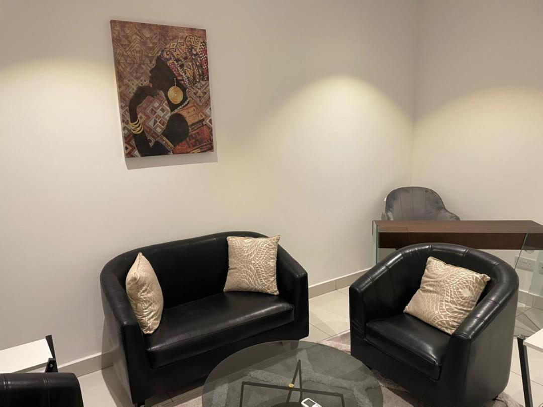 Embassy Gardens Deluxe Apartment Акра Екстериор снимка