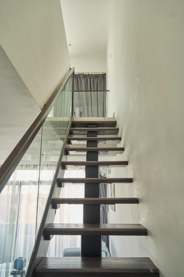Embassy Gardens Deluxe Apartment Акра Екстериор снимка